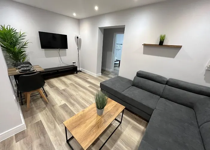 Apartment 2 Castle Lane