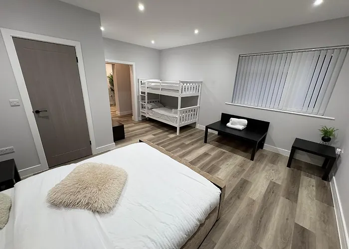 Apartment 2 Castle Lane